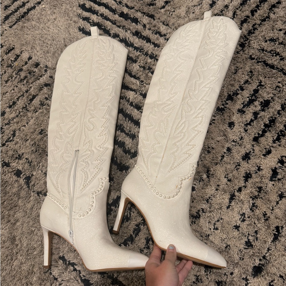 Gianni Bini Cream Heeled Boots